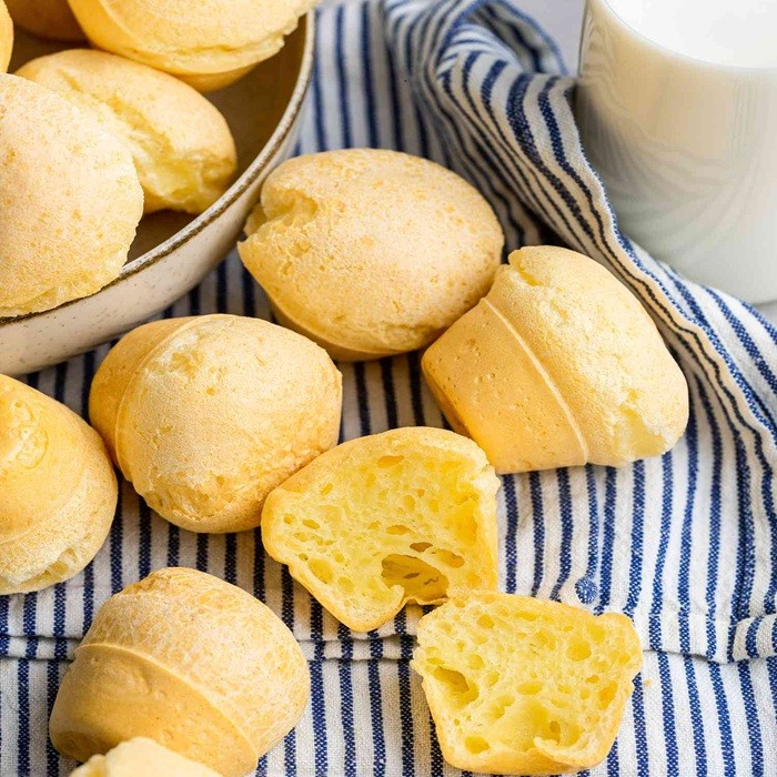 Бразильский сырный хлеб (pão de queijo)